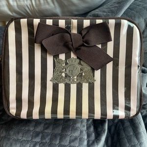 Juicy toiletry bag